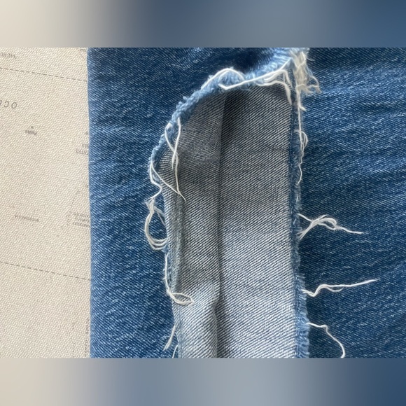 Abercrombie & Fitch High Rise 90s Relaxed Jean - Picture 15 of 16